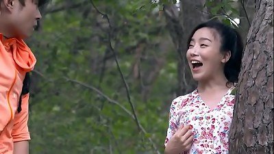 T&igrave;nh Tay Ba Của 2 Chị Em